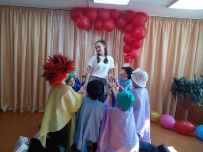 Развлекательная программа «Алиса в стране чудес» в Чернаковском СДК