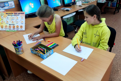 В эти выходные в Упоровской детской библиотеке прошел творческий час «Разноцветная фантазия»