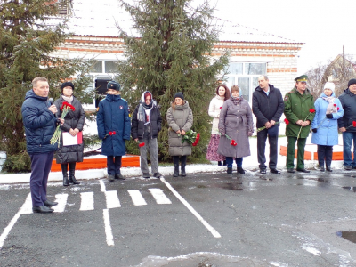 3 ноября в д. Черная на территории Чернаковской школы прошло Открытие мемориальной доски
