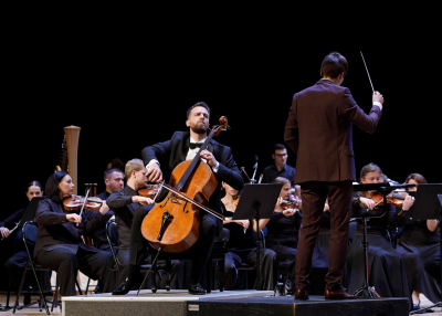 В Тюменской филармонии выступил виртуозный виолончелист Александр Рамм в сопровождении ТФО