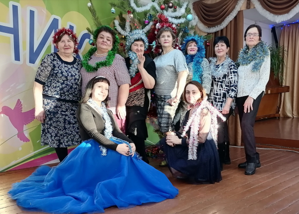Новогодняя встреча «Как – то раз на рождество» в Чернаковском СДК