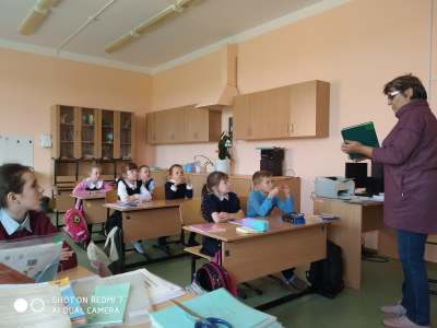 16 сентября Бызовский библиотекарь провела литературную игру «Писатели земли Тюменской».