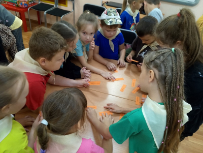 Игроскоп «Нам без дружбы не прожить, дружбой надо дорожить (6+)