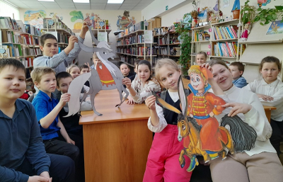 «За Коньком-Горбунком в сказку русскую войдем!»