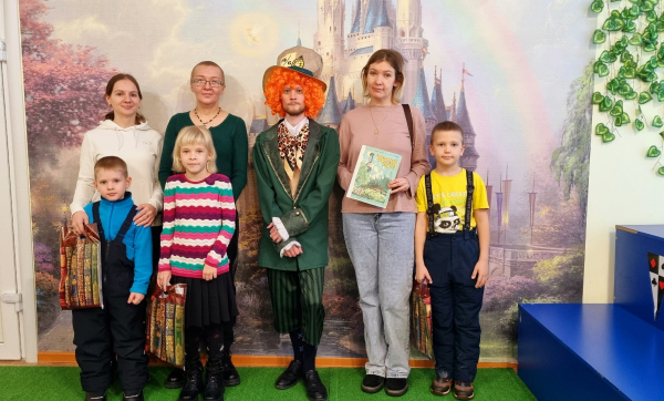 «Давай знакомиться, меня зовут Чешир»