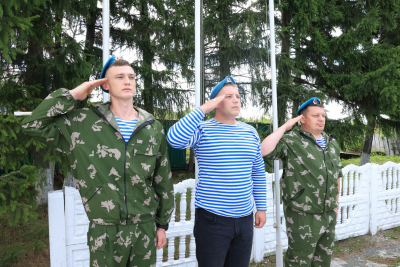 С праздником, десантники!
