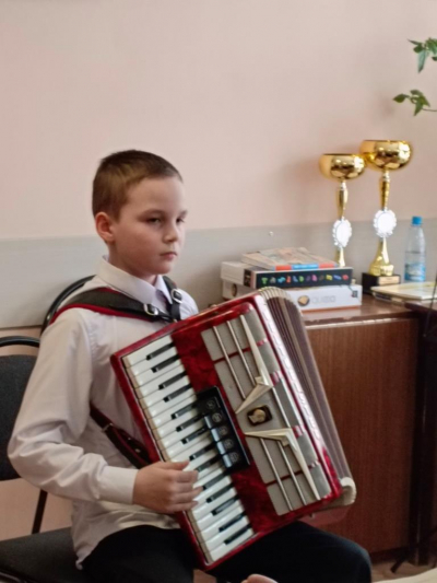 Весны прекрасной дуновенье