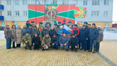 Митинг, посвященный отправке автомобиля в зону специальной военной операции в рамках акции «Автомобиль фронту»