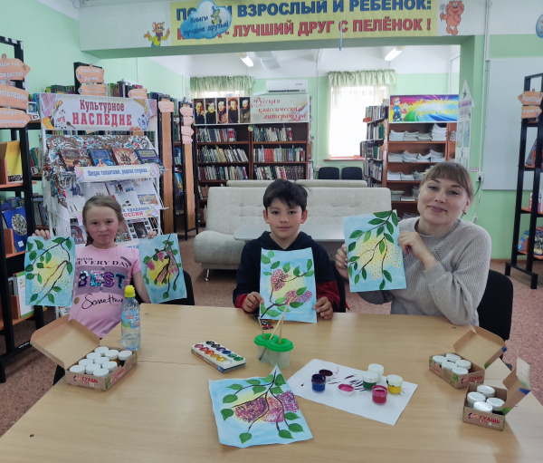В Упоровской детской библиотеке прошел мастер-класс «Детские руки творят чудеса»