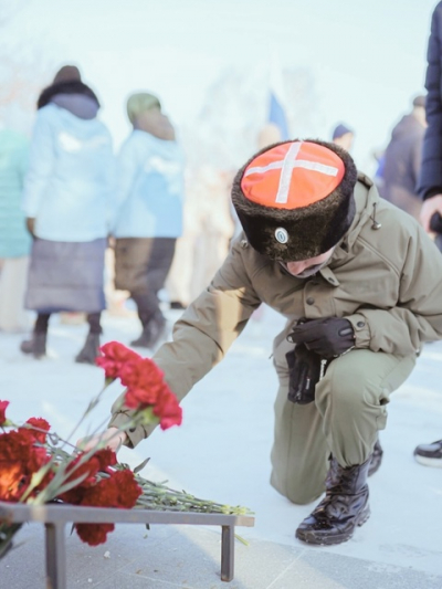Молодые патриоты приняли участие в митинге, посвященном Дню памяти о россиянах, исполнявших служебный долг за пределами Отечества