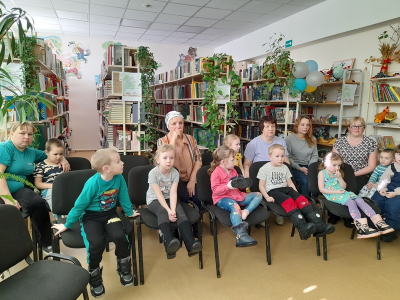 «На свете добрых слов не мало, но всех важнее слово - МАМА»