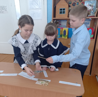Игровая программа «А ну-ка, девочки!»
