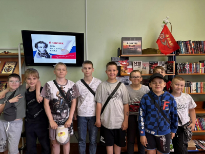«Из сотен разных языков я выбираю русский»
