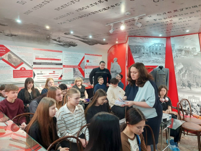 УРОК МУЖЕСТВА В МУЗЕЕ 