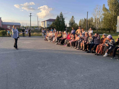 В поселке Картымский с размахом отметили День железнодорожника