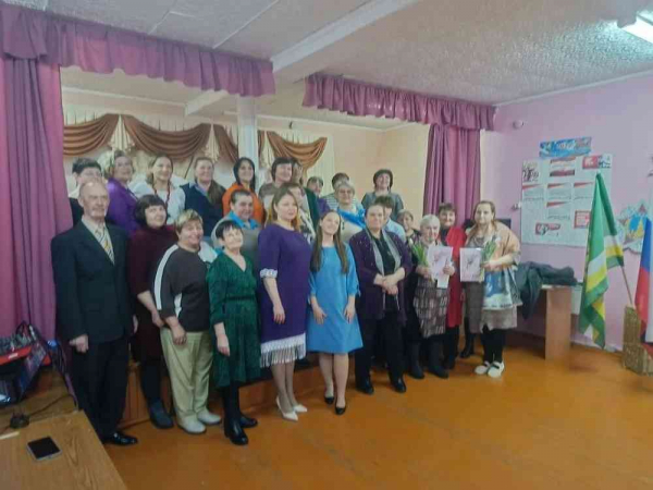 Праздничный концерт, посвящённый предстоящему Международному женскому дню.