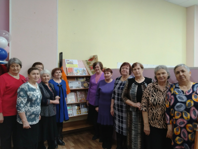 Обзор у книжной выставки «Широкая Масленица»